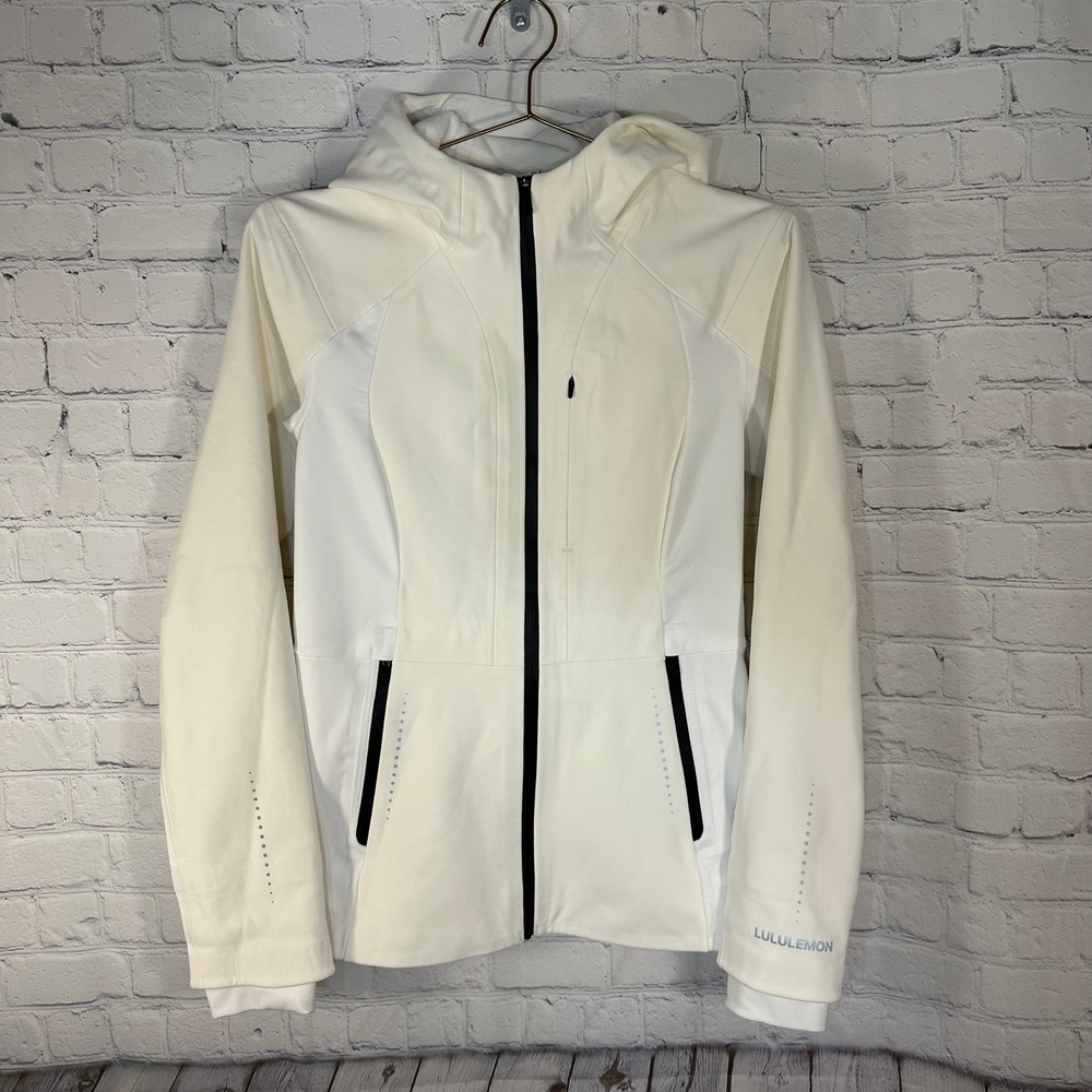 Lululemon Cross Chill Running Jacket Full Zip Reflective Thumbholes Womens